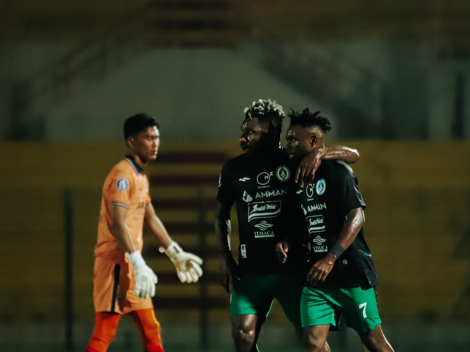 IMBANG: Pemain PSS Sleman saat menghadapi RANS Nusantara di Stadion Sultan Agung Bantul.