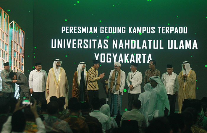 MOMENTUM: Presiden Joko Widodo meresmikan gedung Kampus Terpadu Universitas Nahdlatul Ulama (UNU) pada acara resepsi puncak Harlah ke-101 NU, di Jalan Ringroad Barat, Gamping, Sleman, DIJ, Rabu (31/1)