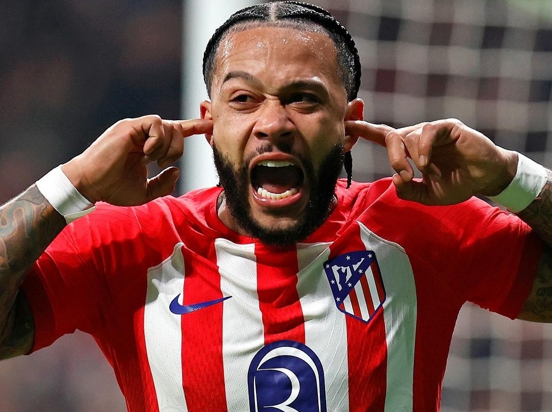 Selebrasi Memphis Depay setelah jebol gawang Rayo Vallecano di menit akhir (ig atleticodemadrid)