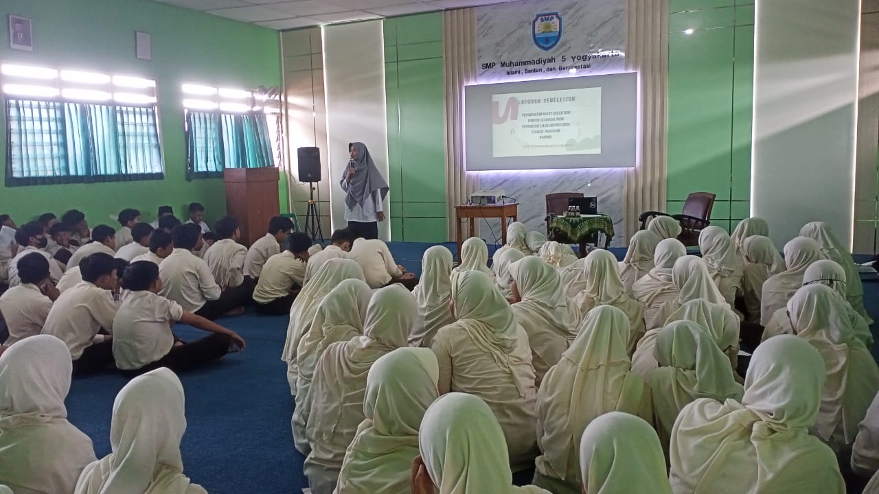 KREATIF - Kegiatan P5 pelajar SMP Muhammadiyah 5 Jogja di lingkungan sekolah Kamis (1/2/2024)