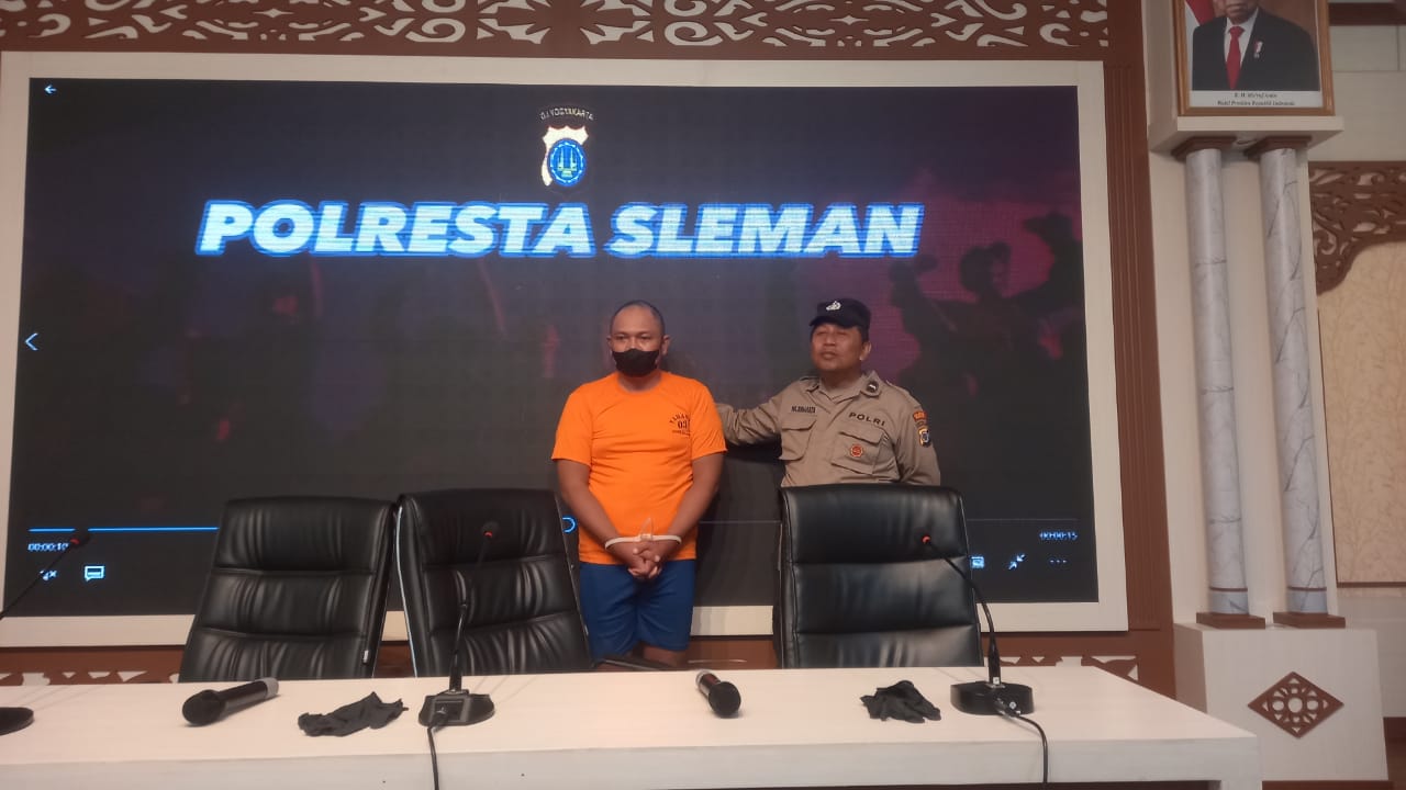 Seorang wanita di Ngaglik, Sleman menjadi korban penganiayaan mantan pacarnya. Pelaku inisial CR usia 34 tahun warga Kotagede, Kota Jogja.