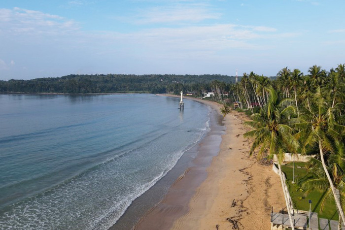 Pantai Nanio di Desa Sondregeasi, Kecamatan Luahagundre Maniamolo, Kabupaten Nias Selatan, Sumatra Utara (Sumut).