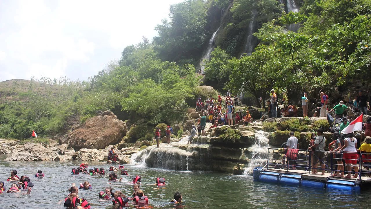 ALAMI: Suasana destinasi wisata Air Terjun Sri Getuk, Bleberan, Playen, Gunungkidul.