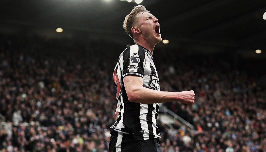 Selebrasi Harvey Barnes usai merubah keadaan menjadi 4-4 antara Newcastle United kontra Luton Town (ig nufc)