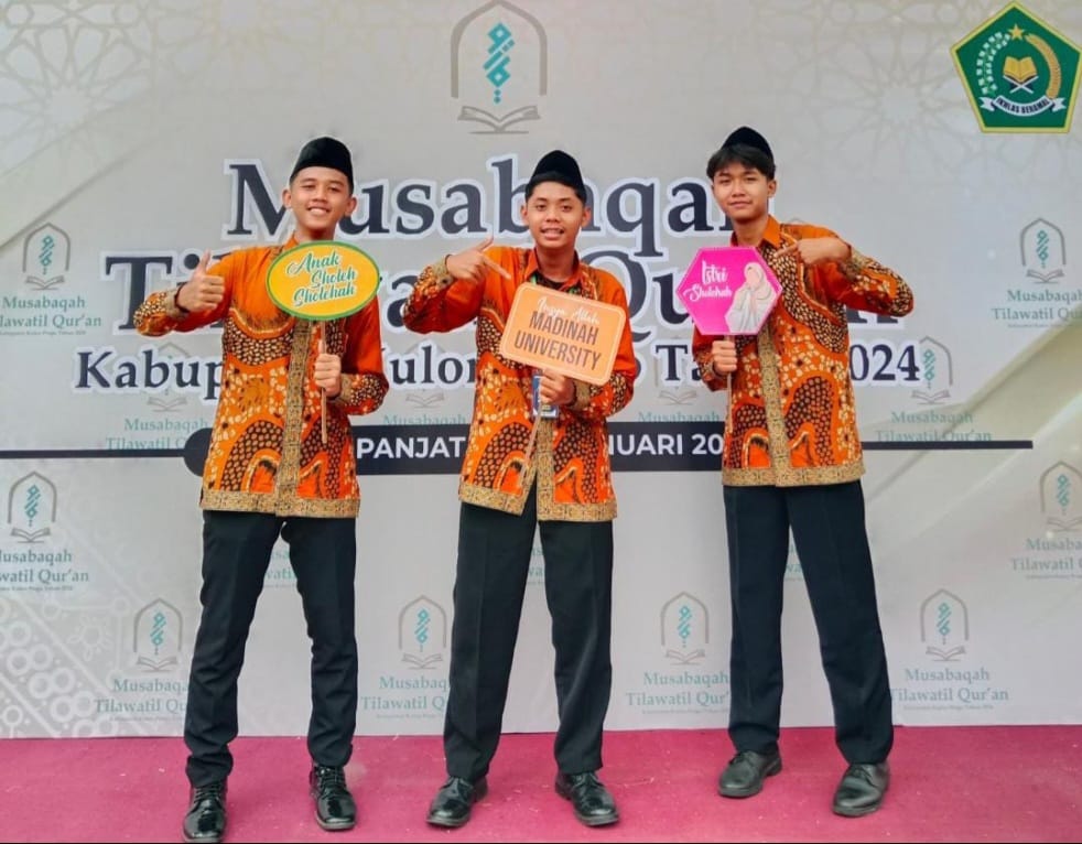 Juara MTQ cabang MSQ Kulonprogo 2024 dari kiri Muhammad Syaifudin, Indra Suryawan , dan Fikri Ardiansyah belum lama ini.