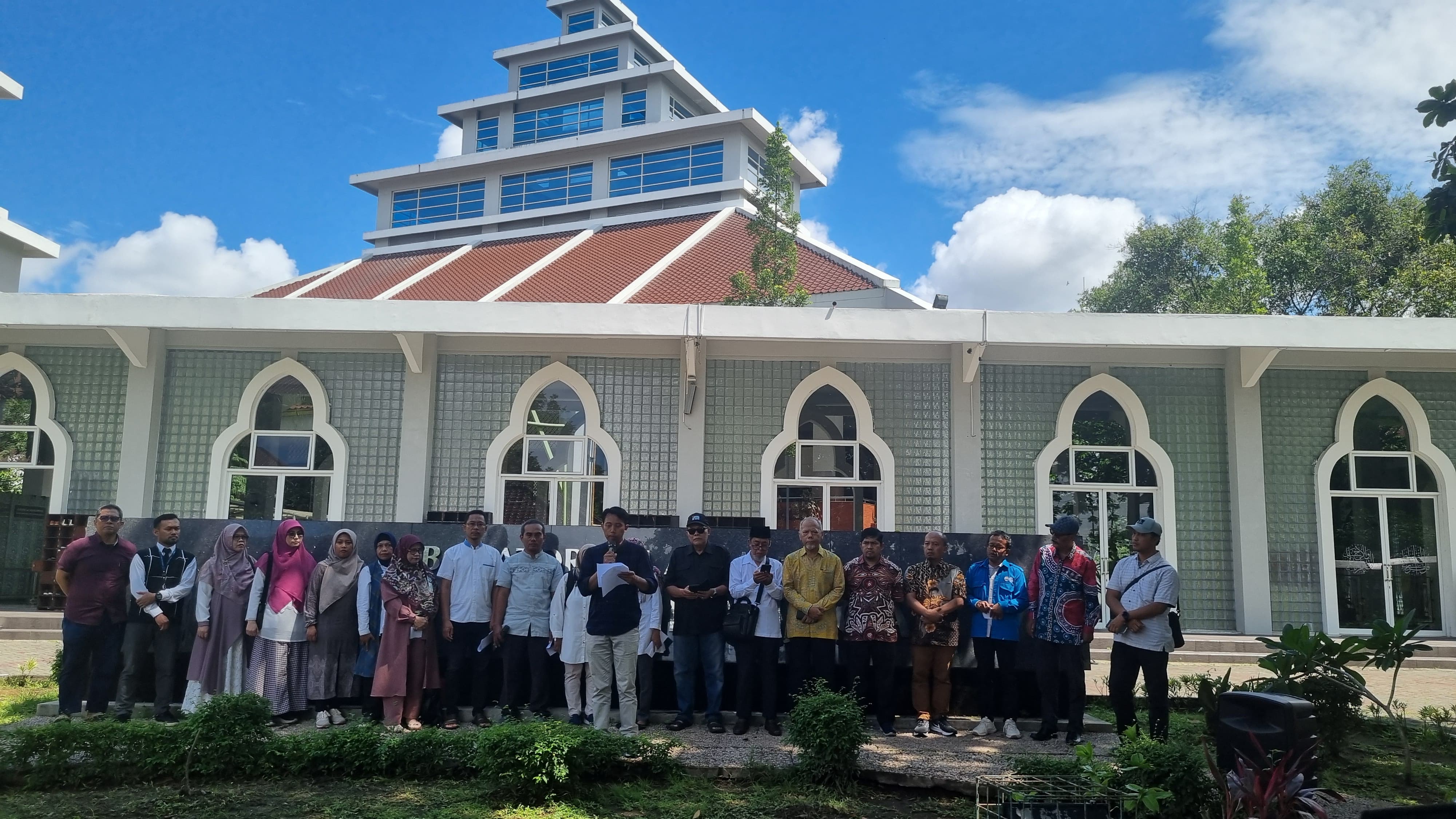 SEPAKAT: Pendeklarasian sikap UIN Sunan Kalijaga Yogyakarta terkait kontestasi demokrasi di Indonesia.