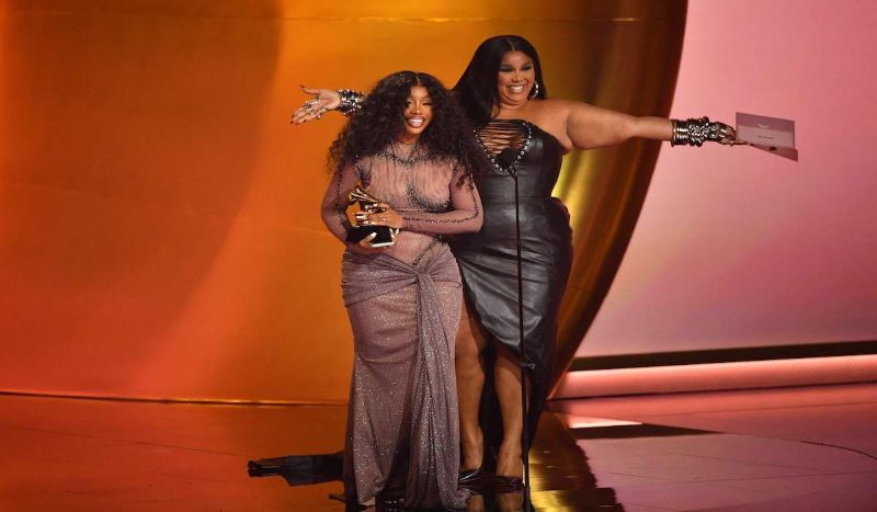 Penyanyi pop-R&B yang dikenal dengan sebutan SZA mendapat nominasi paling banyak perhelatan Grammy 2024.