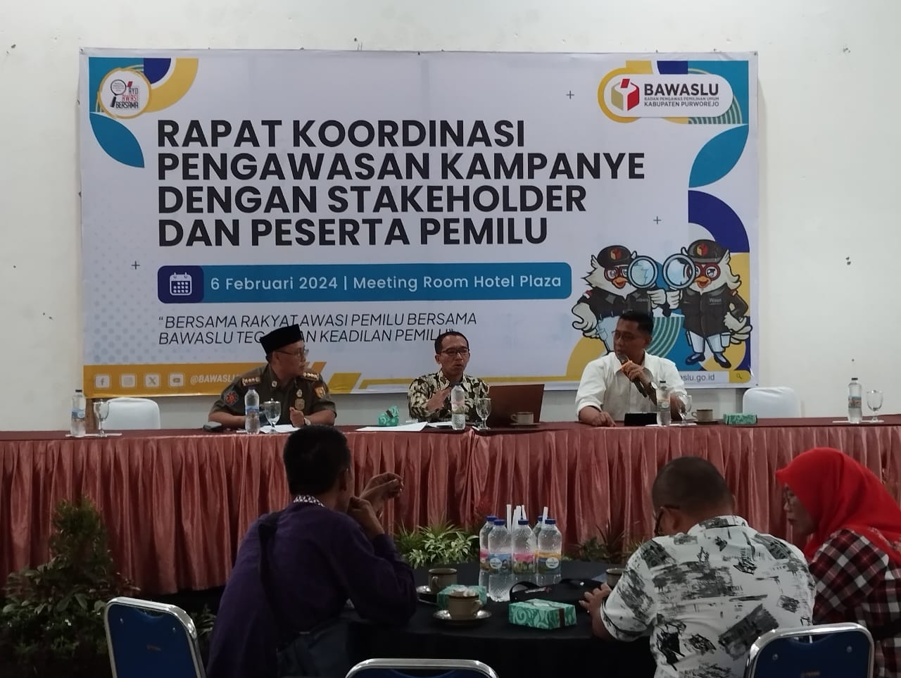 Kegiatan rapat koordinasi pengawasan kampanye dengan stakeholder dan peserta pemilu oleh Bawaslu Purworejo pada Selasa (6/2).