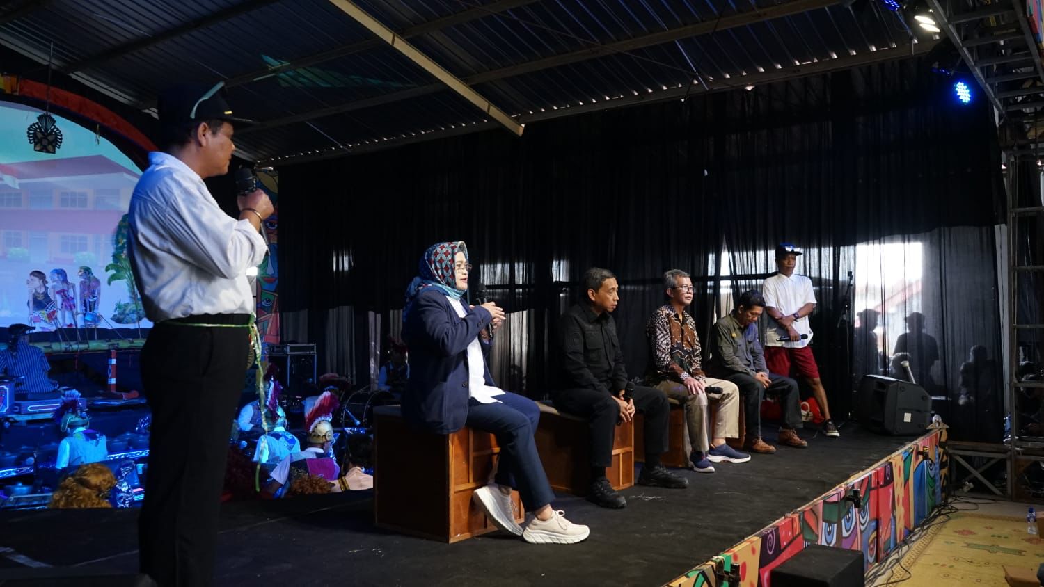 MANFAAT: Pj Bupati Kulon Progo Ni Made Dwipanti Indrayanti memberikan sambutan mengapresiasi peran pers dalam pembangunan di Kulon Progo.