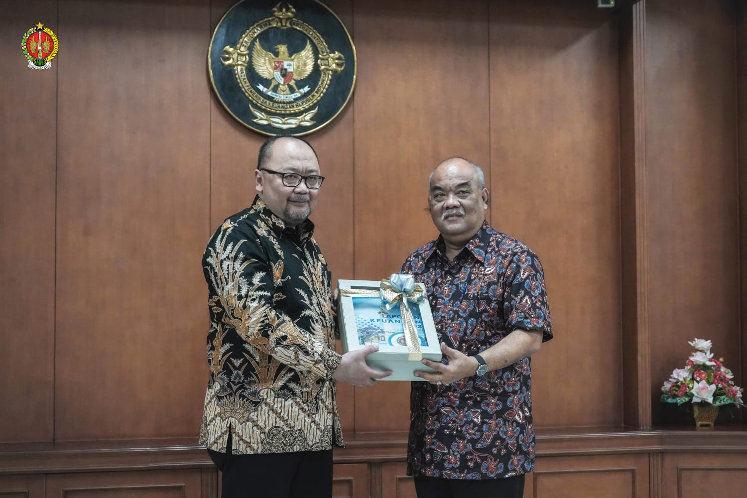 PERCAYA: Wakil Gubernur DIY KGPAA Paku Alam X menyerahkan Laporan Keuangan Pemerintah Daerah DIY 2023 kepada Badan Pemeriksa Keuangan DIY Rabu (7/2).