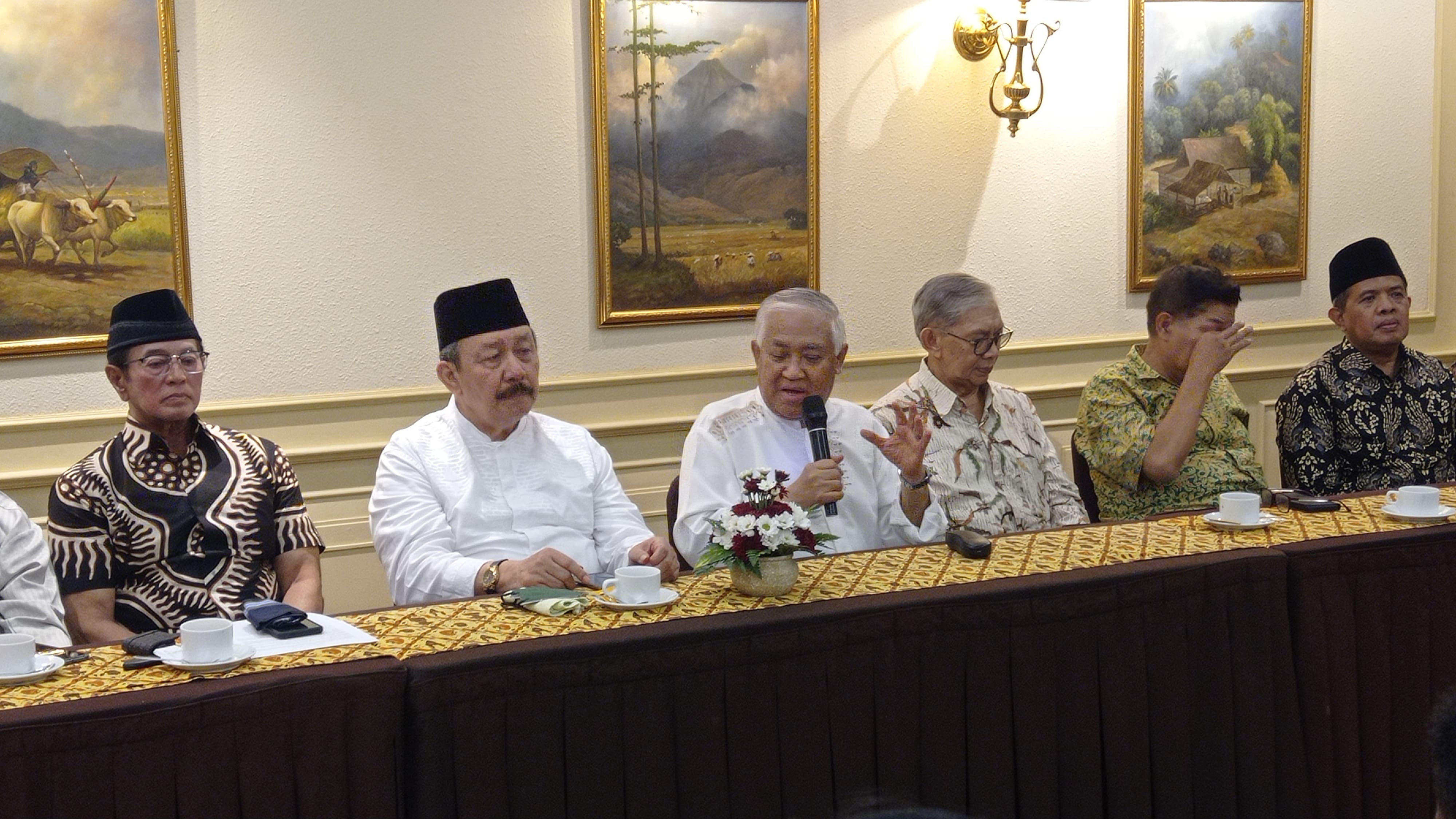 Beberapa tokoh nasional yang tergabung dalam Gerakan Pemilu Bersih saat jumpa pers di Jogja