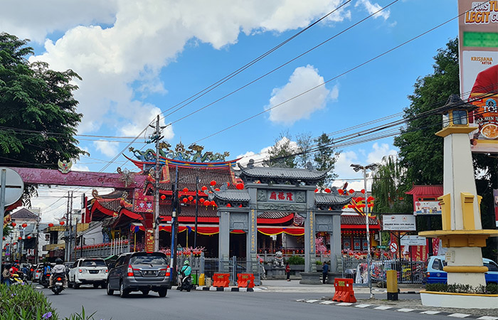 RAMAI: Kawasan Pecinan di Jalan Pemuda selalu dipadati pengguna jalan. Deretan ruko di sana banyak menerapkan gaya arsitektur lawas.