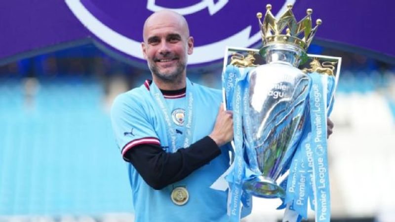 Pep Guardiola akan terus memberikan dukungan untuk Manchester City.