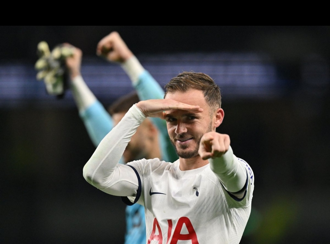 Selebrasi Pape Matar Sar usai jebol gawang Brighton dan samakan kedudukan bagi Tottenham Hotspurs (fantasy premier league)