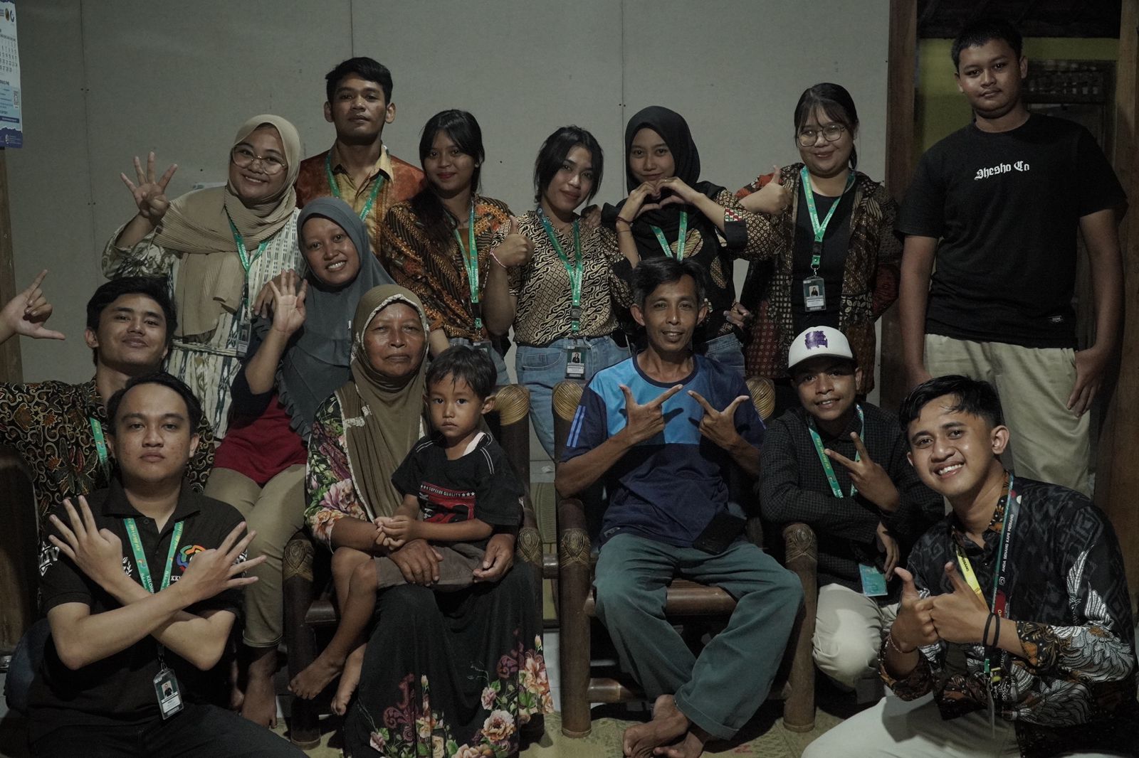 EFEKTIF: Sosialisasi Digtal Marketing Bisnis Kacang Umpet bersama warga Fusun Kepuh, Pancarejo, Semanu, dan mahasiswa KKN Kelompok 04 UMBY.