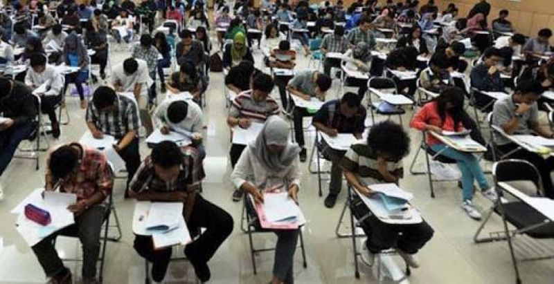 Ilustrasi calon mahasiswa tengah mengikuti ujian masuk ke Perguruan Tinggi.
