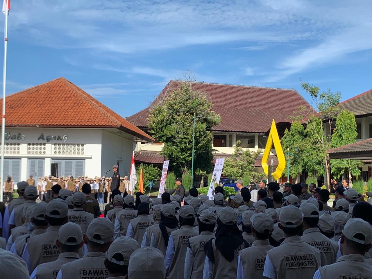 Saat Apel Pagi di Depan Aula Adikarta Gedung Kaca, Marwanto sempat menyinggung masalah netralitas, Minggu (11/2).