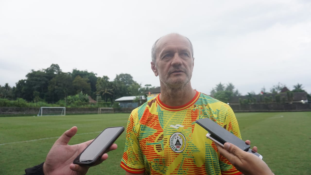 PANAS: Pelatih kepala PSS Sleman Risto Vidakovic.
