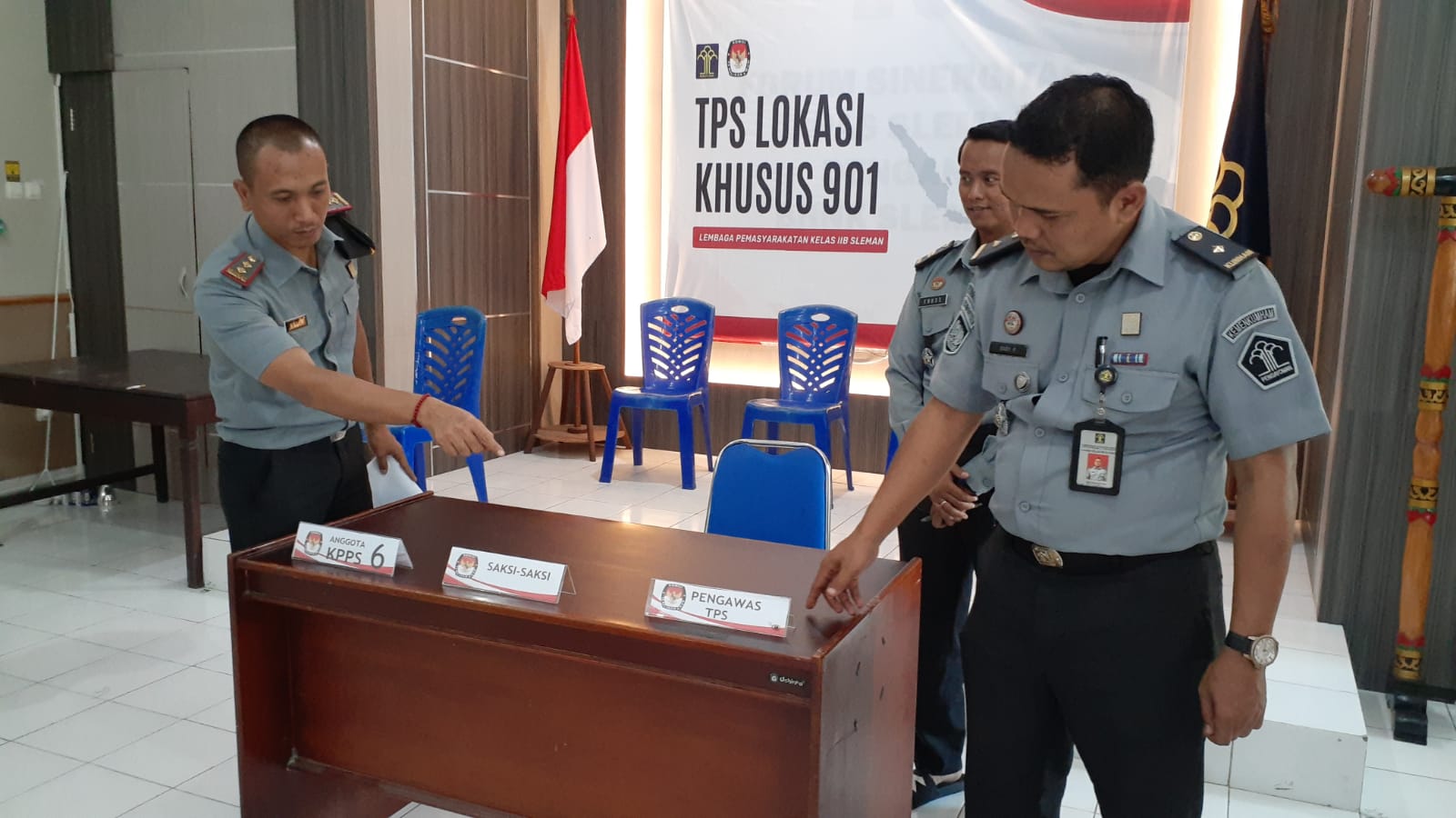 KHUSUS: Suasana saat petugas Lapas Kelas IIB Sleman melakukan persiapan, Selasa (13/2).