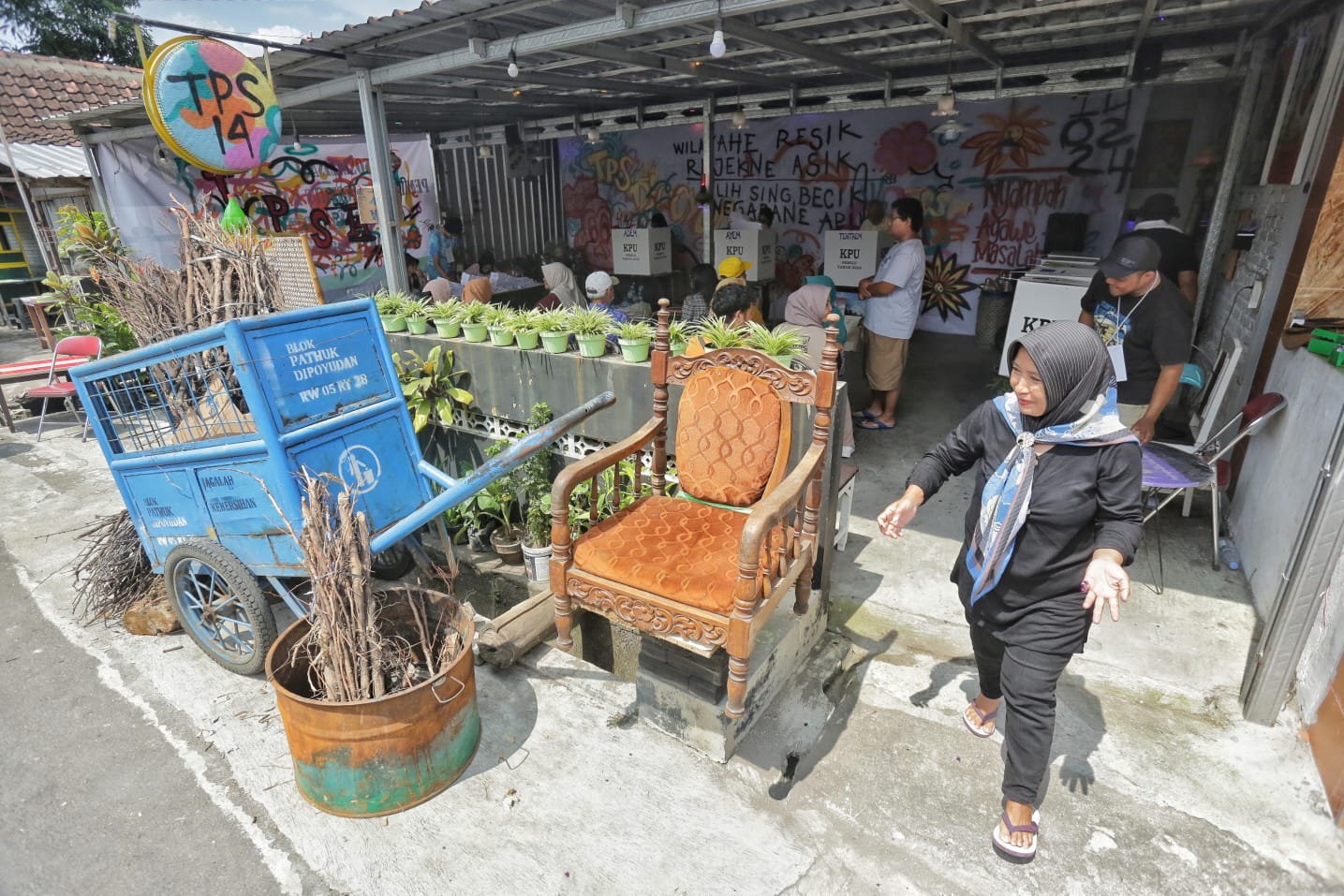 ISTIMEWA: Tempat Pemungutan Suara (TPS) 14 di Dipoyudan, Ngampilan, Kota Jogja, mengusung tema unik.