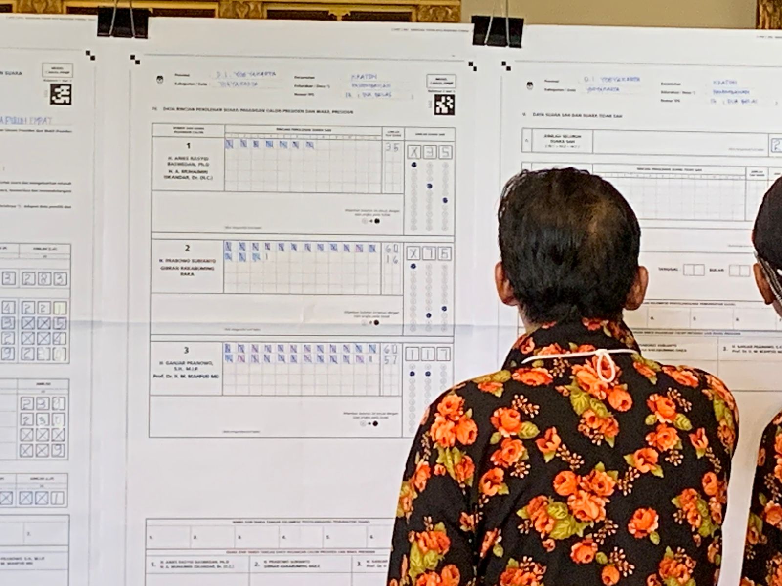 PERTAMA: Suasana di TPS 12 Ndalem Cokronegaran Panembahan, Jogja.
