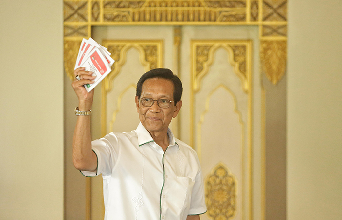 Gubernur DIJ Hamengku Buwono (HB) X