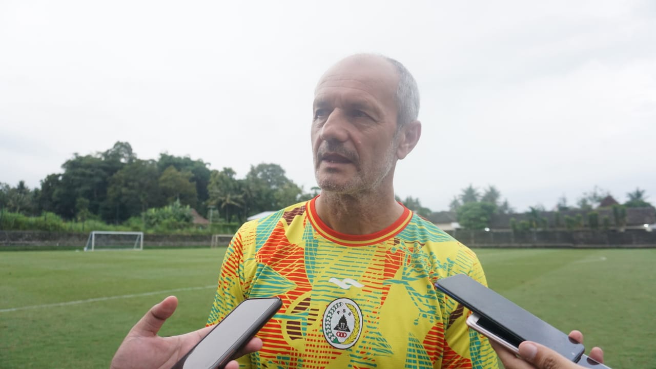 LOYAL: Pelatih kepala PSS Sleman Risto Vidakovic.