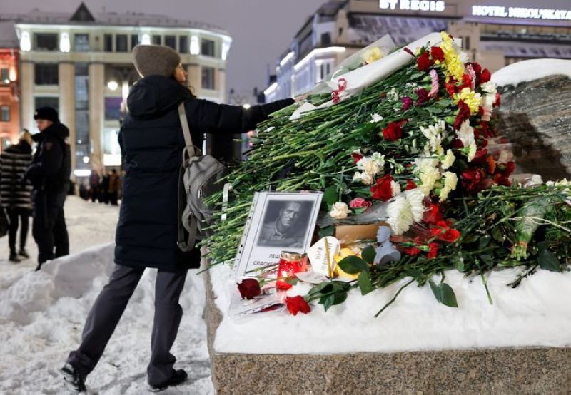 Bunga penghormatan kepada pemimpin oposisi Alexei Navalny di Rusia