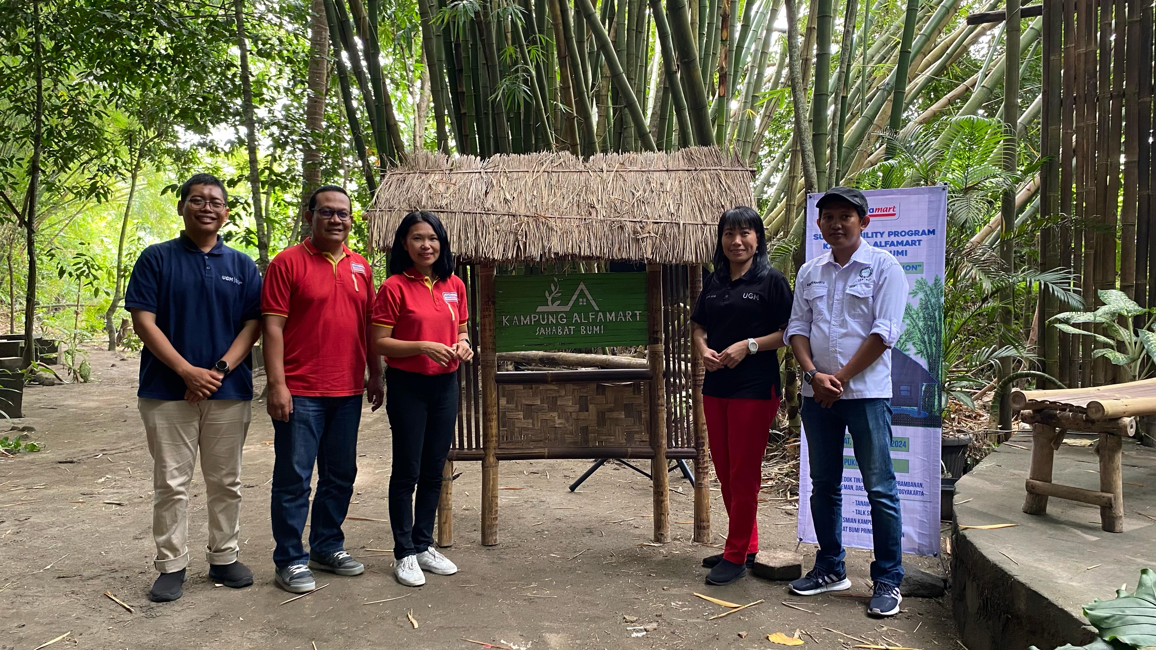Peresmian Kampung Pring Ledok Tinjon di Sleman, Yogyakarta, Jumat (23/2) resmi menjadi bagian dari Kampung Alfamart Sahabat Bumi (KASB).