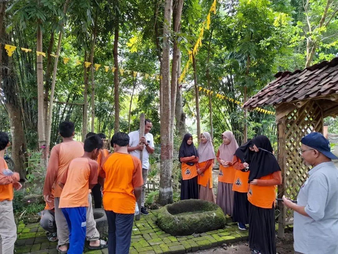 PERMAINAN: Sejumlah pengunjung menikmati fasilitas permainan di Desa Wisata Karang Trimulyo Sleman (Katris).