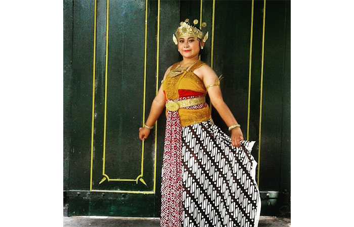 KONSISTEN: Dyas Ayuningtyas yang merupakan penari wayang. Dia menggeluti seni wayang sejak usianya lima tahun.