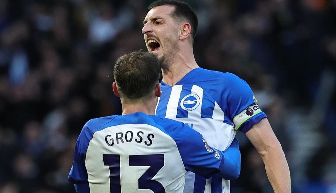 HISTERIS: Selebrasi Lewis Dunk usai cetak gol penyeimbang Brighton saat hadapi Everton (ig officialbhafc)