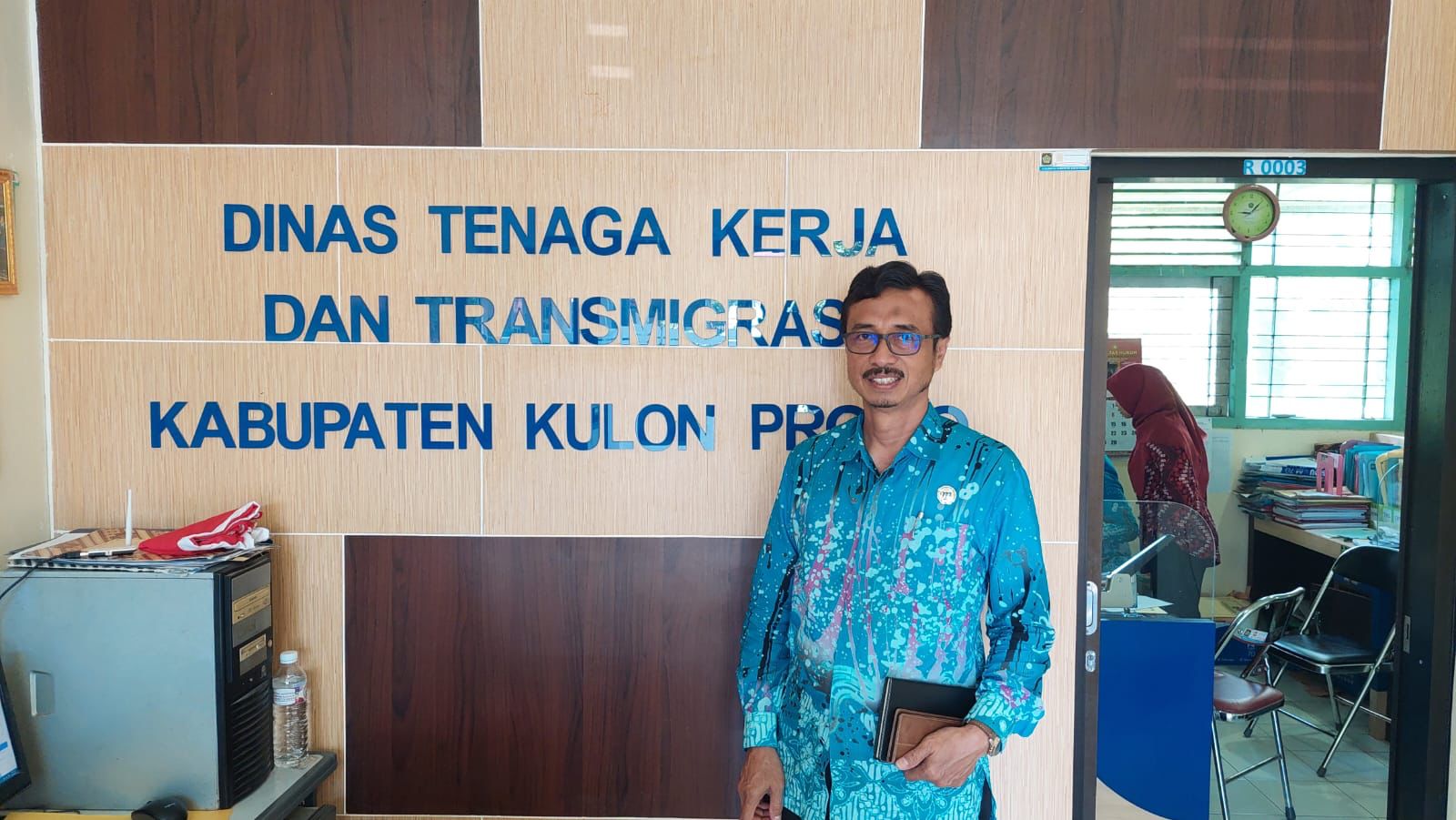 Kepala Dinas Tenaga Kerja dan Transmigrasi Kabupaten Kulon Progo.