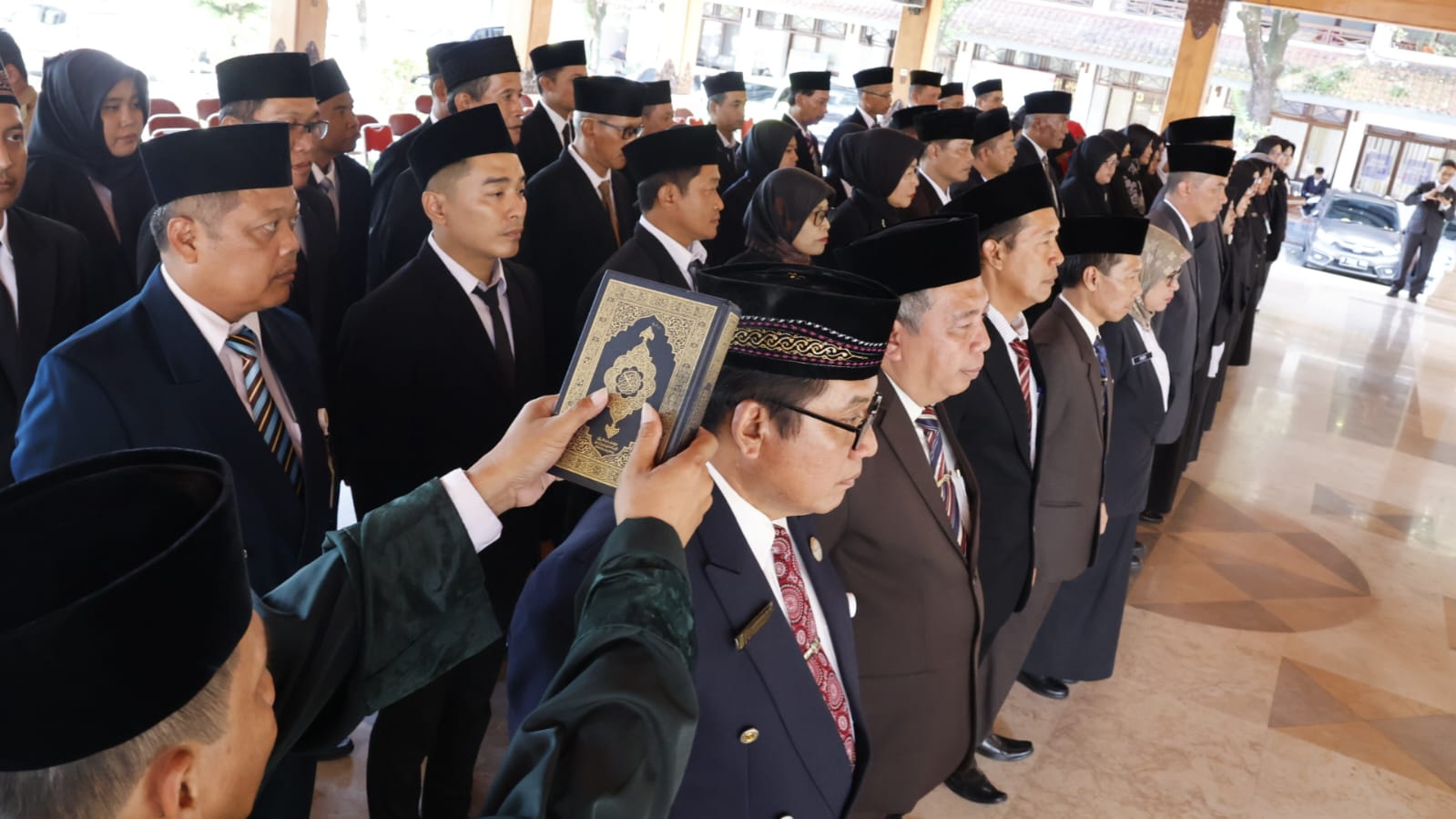 AMANAH: Pelantikan tujuh jabatan tinggi pimpinan pratama (kepala dinas) di lingkungan Pemkab Bantul di Pendapa Manggala Parasamya, Senin (26/2).