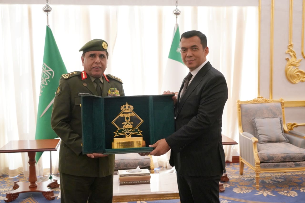 pertemuan Direktur Jenderal (Dirjen) Imigrasi Kementerian Hukum dan HAM RI - Silmy Karim dan Direktur Jenderal Imigrasi Arab Saudi - Sulaiman bin Abdul Aziz pada Senin (26/02/2024)