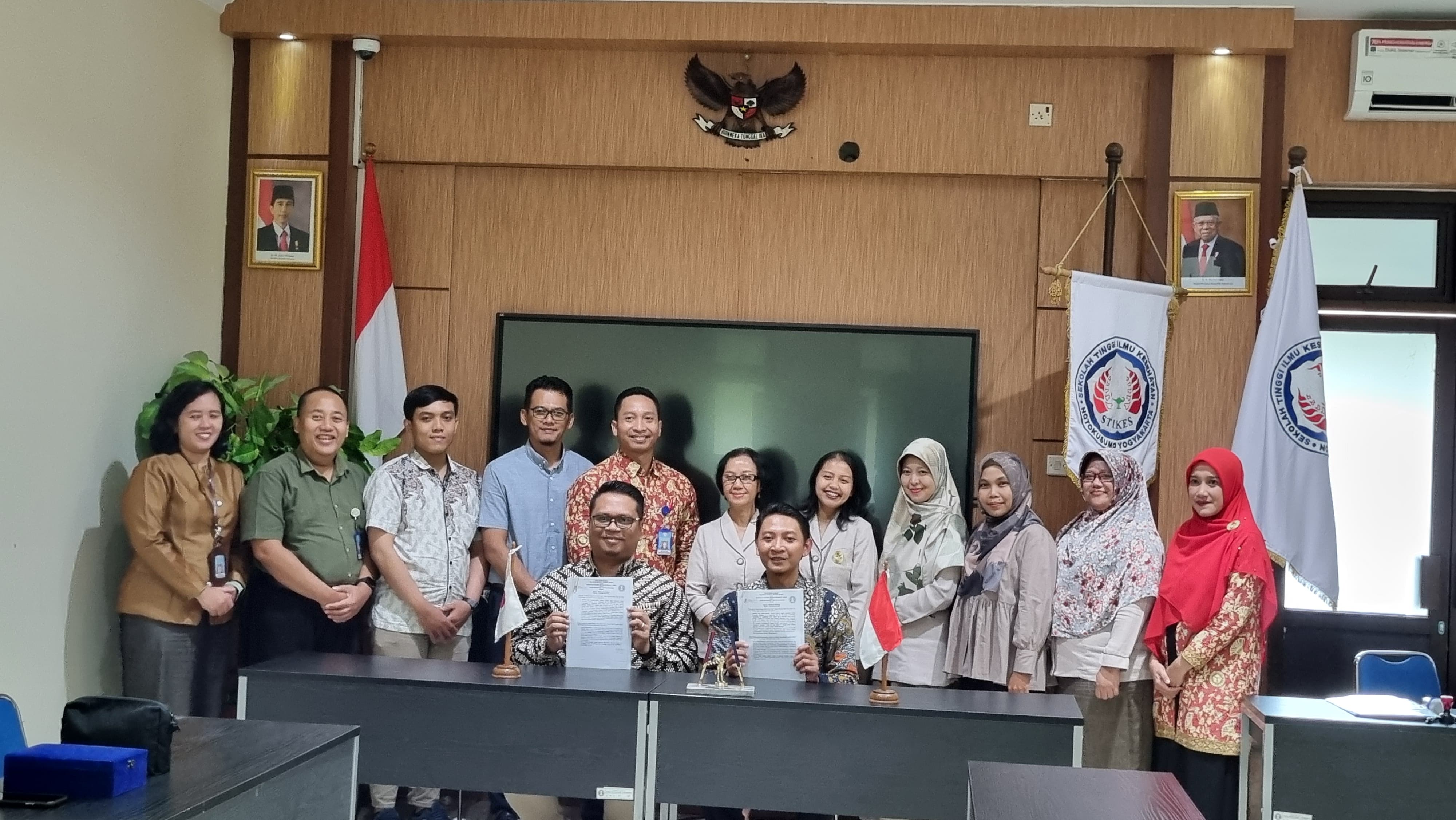 SEPAKAT: Sesi penandatanganan MoU antara Stikes Notokusumo Yogyakarta dengan Japan Interstudy Center (JIC).