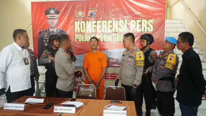 Seorang kakek berinisial S warga Kecamatan Banyuurip, Kabupaten Purworejo diamankan Satreskrim Purworejo akibat perbuatannya memperkosa tetangga yang tengah idap tumor otak.