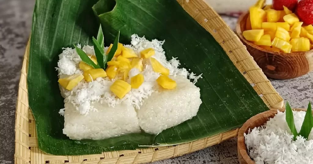 Kue kicak, makanan khas Ramadan di Kampung Kauman Jogja.