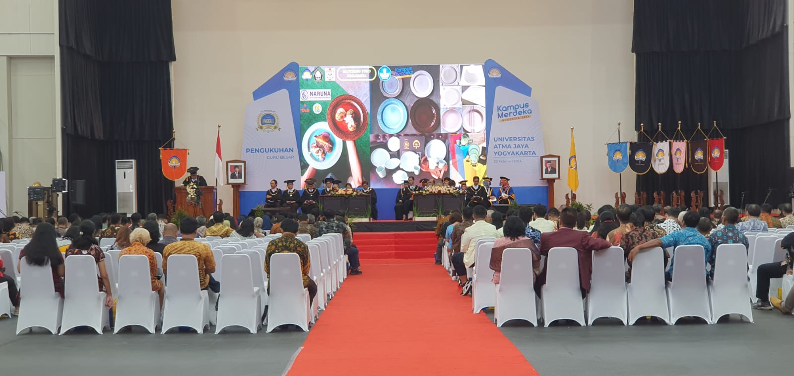 INOVASI &ndash; Pengukuhan Profesor Paulus Wisnu Anggoro sebagai Guru Besar di Fakultas Teknologi Industri UAJY, kemarin (29/2).