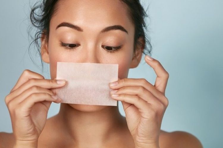 Apakah Kulit Berminyak Selalu Tanda Hiperandrogenisme? Simak Faktanya!