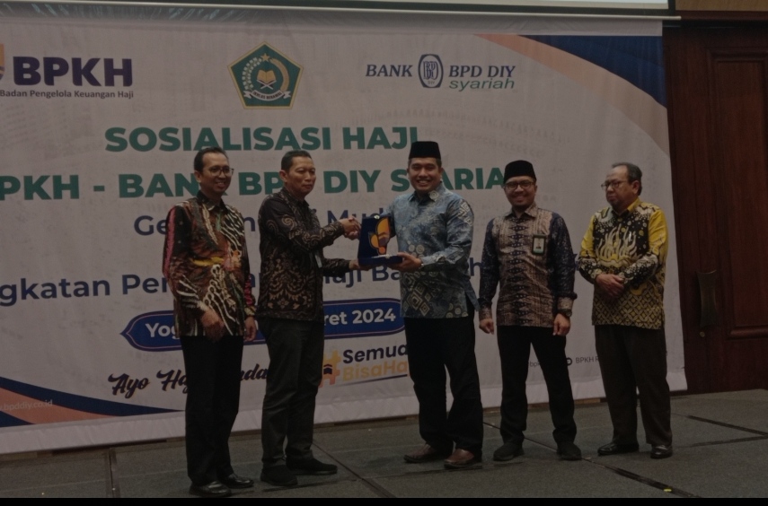 Anggota BPKH Hary Alexander saat sosialisasi haji di DIY