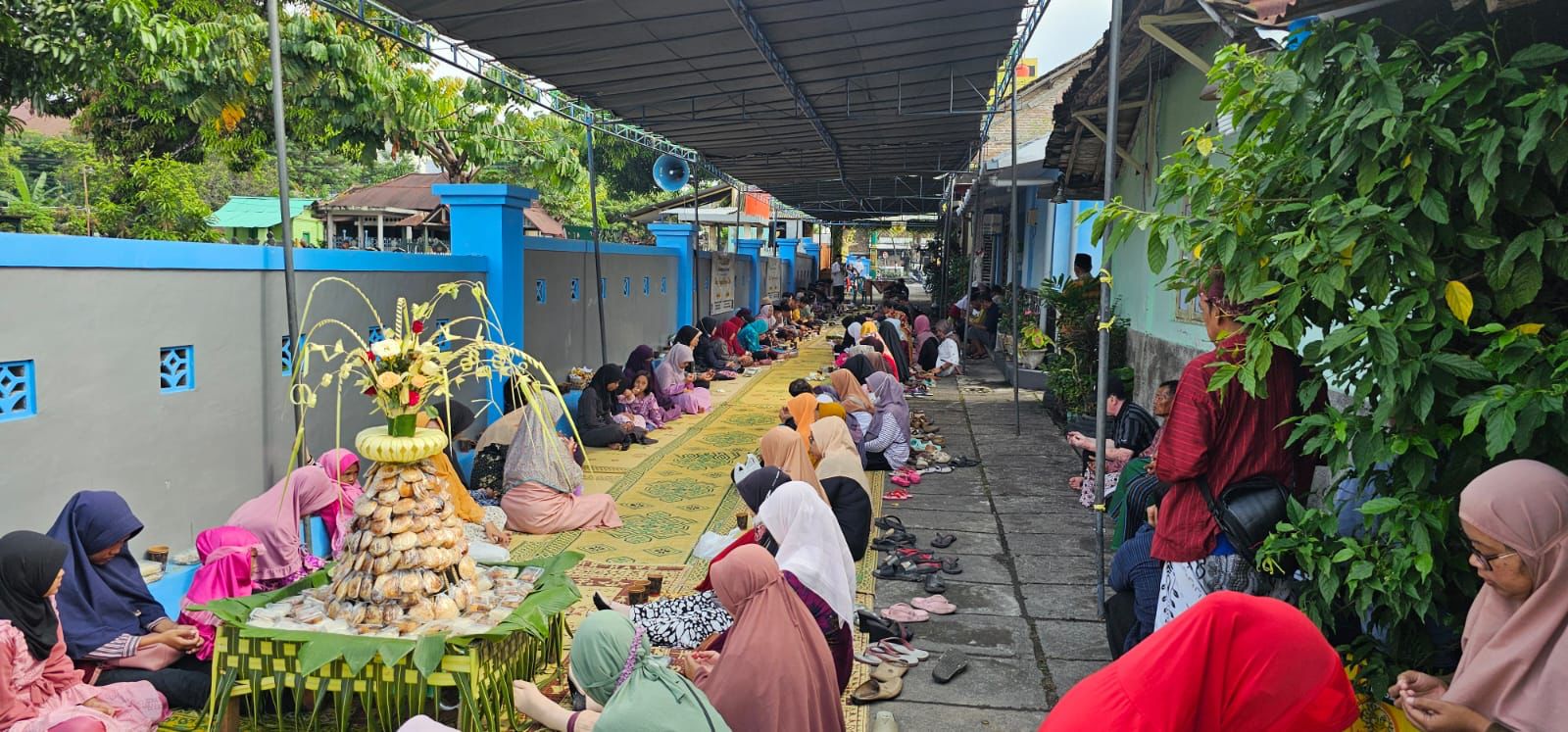 Suasana acara Sadranan Kampung Tahunan Minggu (3/3/2024). Acara tersebut merupakan agenda rutin yang dilakukan setiap tahun oleh warga Tahunan sebagai pertanda akan masuknya bulan suci ramadan.