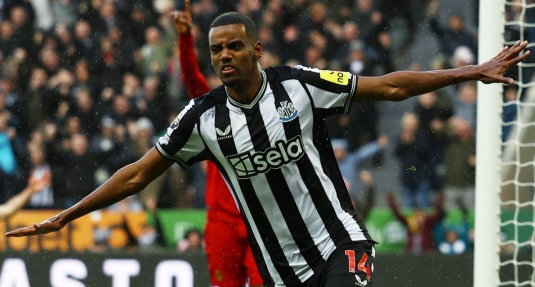 Selebrasi Alexander Isak usai membuka keunggulan Newcastle United saat kalahkan Wolves di pekan ke-27 Liga Inggris