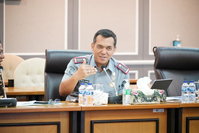 Direktur Jenderal Imigrasi, Silmy Karim
