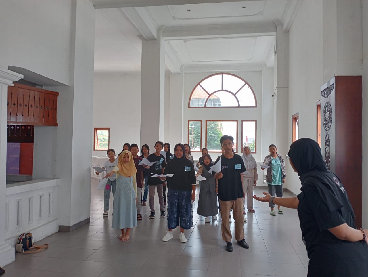 Keterangan Evi Idawati saat berlatih bersama penyair-penyair cilik Yogyakarta di Taman Budaya Yogyakarta.