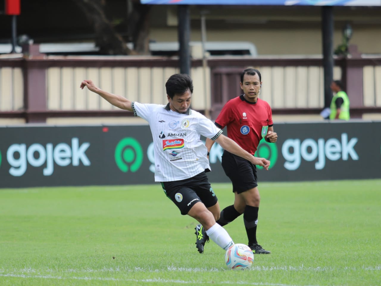 Pemain PSS Sleman Wahyudi Hamisi
