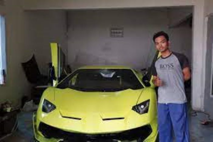 Replika mobil sport buatan Mahandika Bayu Aji