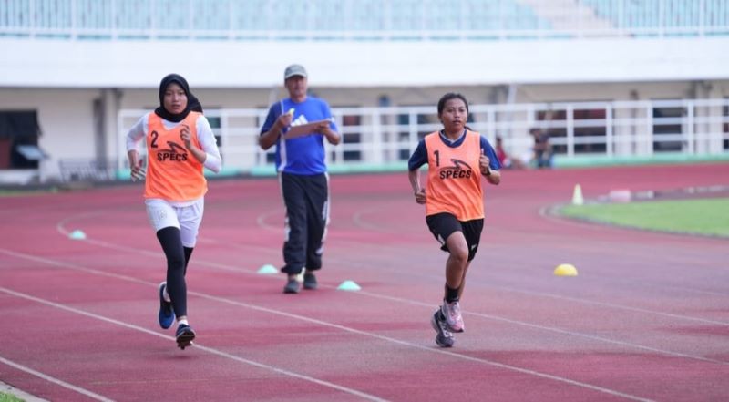Mellenia dan Eka jalani pelatihan lari 4000 meter dan 200 meter (PSSI)