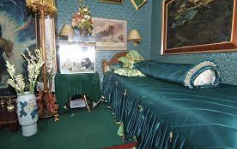 Caption picture : Kamar bernomor 308 di Hotel Grand Inna Samudera Beach yang memiliki kamar khusus untuk Nyi Roro Kidul