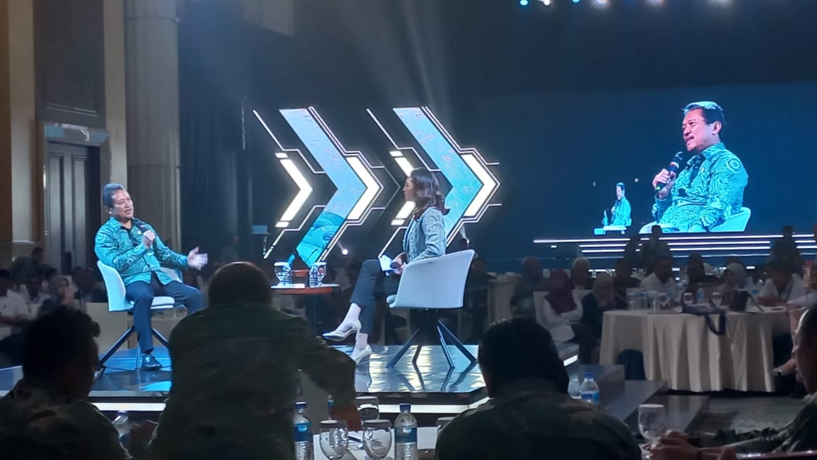 MAJU: Menteri Kelautan dan Perikanan Sakti Wahyu Trenggono dalam Rapat Kerja Teknis Terpadu KKP 2024 Sinergi Mewujudkan Ekonomi Biru untuk Kelautan dan Perikanan yang Maju dan Berkelanjutan di Jogja.